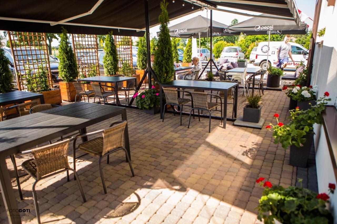Bed and Breakfast Gosciniec Zacisze I Blisko A2 Dabie-Uniejow I Restauracja Экстерьер фото