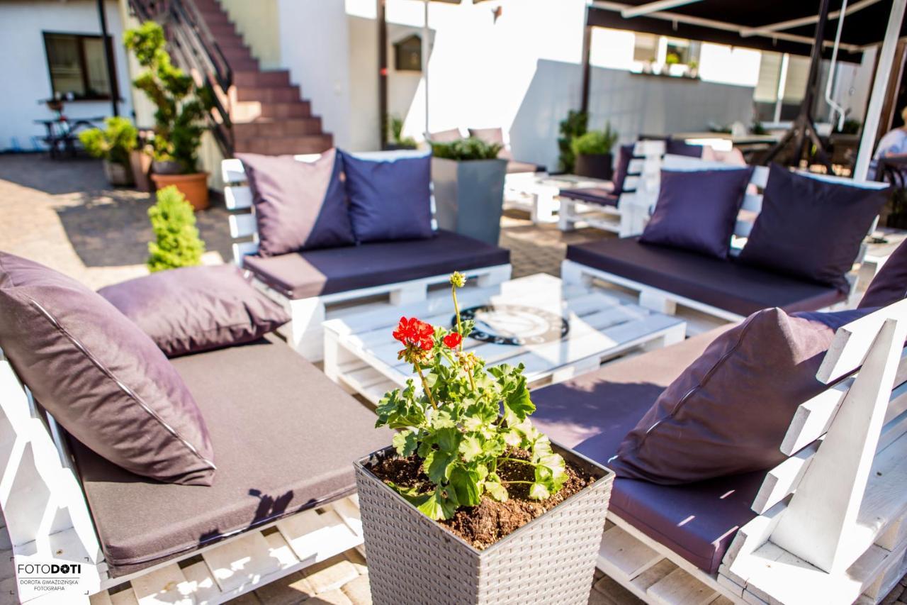Bed and Breakfast Gosciniec Zacisze I Blisko A2 Dabie-Uniejow I Restauracja Экстерьер фото