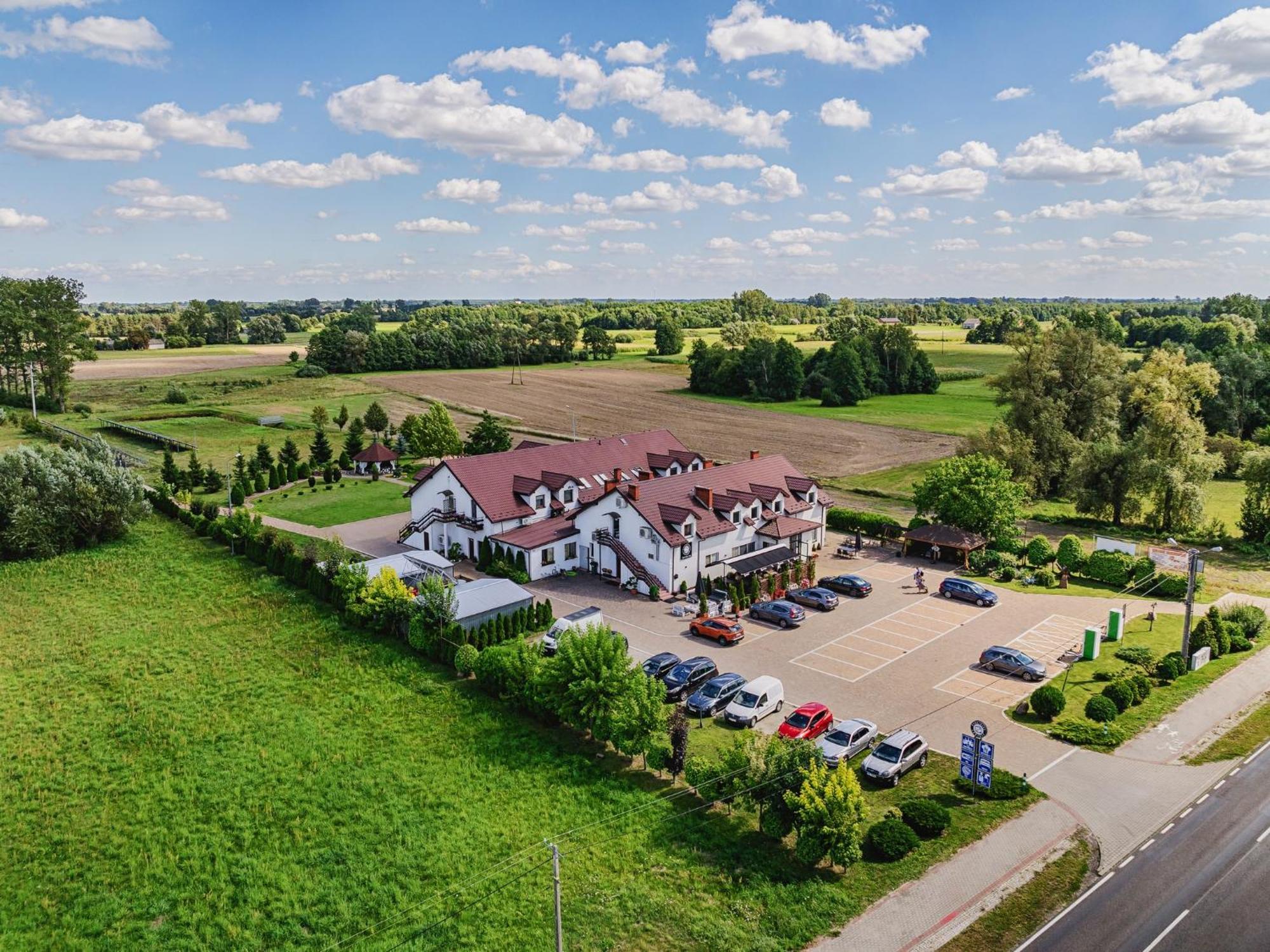 Bed and Breakfast Gosciniec Zacisze I Blisko A2 Dabie-Uniejow I Restauracja Экстерьер фото