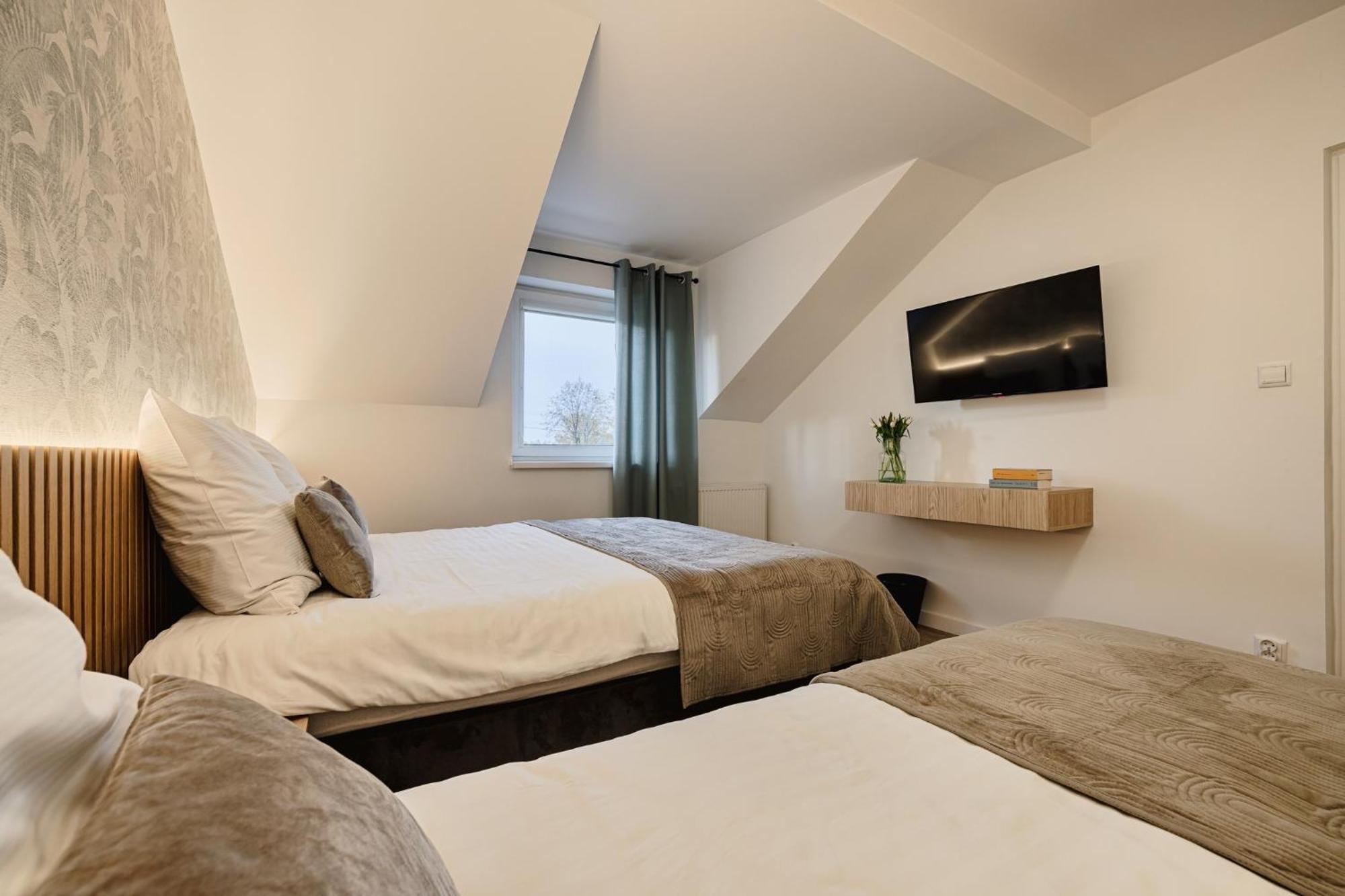 Bed and Breakfast Gosciniec Zacisze I Blisko A2 Dabie-Uniejow I Restauracja Экстерьер фото